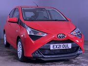 Toyota Aygo 1.0 VVT-i x-play Hatchback 5dr Petrol x-shift Euro 6 (Safety Sense) (71 ps) 2