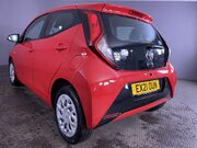 Toyota Aygo 1.0 VVT-i x-play Hatchback 5dr Petrol x-shift Euro 6 (Safety Sense) (71 ps) 14