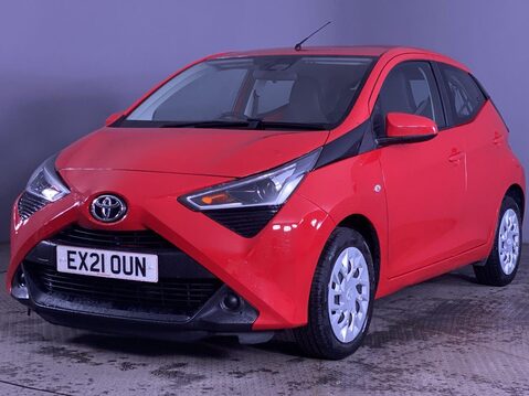 Toyota Aygo 1.0 VVT-i x-play Hatchback 5dr Petrol x-shift Euro 6 (Safety Sense) (71 ps) 4