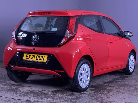 Toyota Aygo 1.0 VVT-i x-play Hatchback 5dr Petrol x-shift Euro 6 (Safety Sense) (71 ps) 8