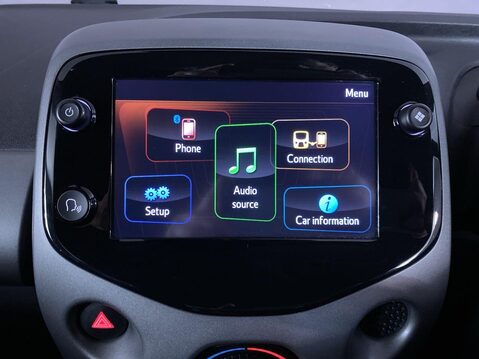 Toyota Aygo 1.0 VVT-i x-play Hatchback 5dr Petrol x-shift Euro 6 (Safety Sense) (71 ps) 32