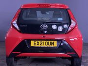 Toyota Aygo 1.0 VVT-i x-play Hatchback 5dr Petrol x-shift Euro 6 (Safety Sense) (71 ps) 7