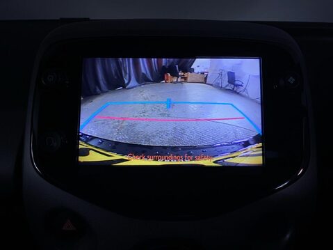 Toyota Aygo 1.0 VVT-i x-play Hatchback 5dr Petrol x-shift Euro 6 (Safety Sense) (71 ps) 24