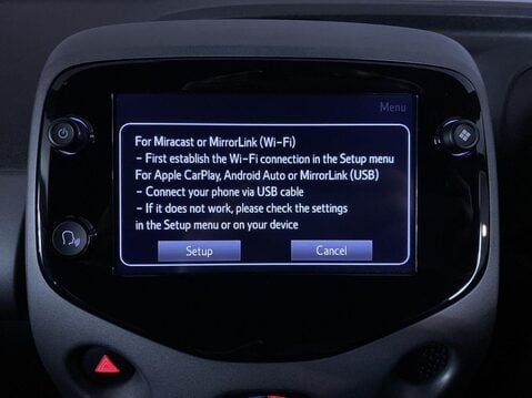 Toyota Aygo 1.0 VVT-i x-play Hatchback 5dr Petrol x-shift Euro 6 (Safety Sense) (71 ps) 33