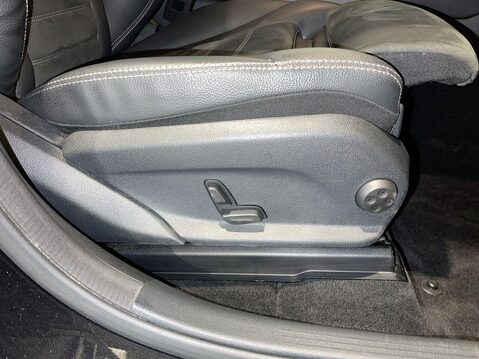 Mercedes-Benz GLC 2.0 GLC220d AMG Line SUV 5dr Diesel G-Tronic+ 4MATIC Euro 6 (s/s) (194 ps) 23