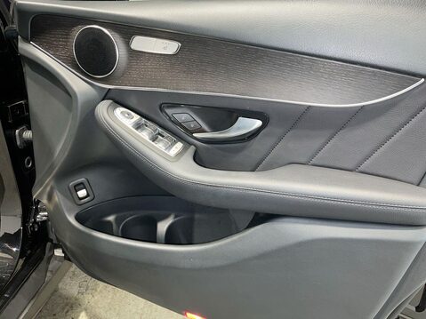 Mercedes-Benz GLC 2.0 GLC220d AMG Line SUV 5dr Diesel G-Tronic+ 4MATIC Euro 6 (s/s) (194 ps) 24