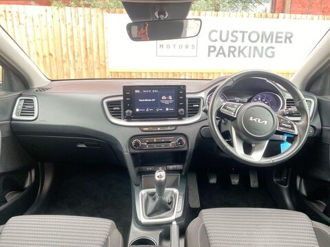 Kia Ceed 1.5 T-GDi 2 Hatchback 5dr Petrol Manual Euro 6 (s/s) Non-ADAP (158 bhp) Cr 7
