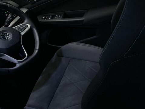 Volkswagen Golf 2.0 TDI Style Hatchback 5dr Diesel Manual Euro 6 (s/s) (115 ps) Heated Seat 15