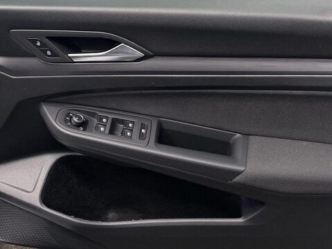 Volkswagen Golf 2.0 TDI Style Hatchback 5dr Diesel Manual Euro 6 (s/s) (115 ps) Heated Seat 25