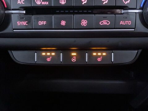 Kia Ceed 1.5 T-GDi GT-Line Hatchback 5dr Petrol Manual Euro 6 (s/s) (158 bhp) Cruis 25