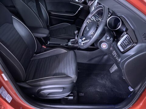 Kia Ceed 1.5 T-GDi GT-Line Hatchback 5dr Petrol Manual Euro 6 (s/s) (158 bhp) Cruis 15