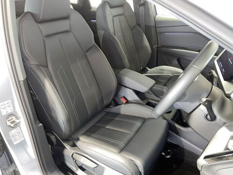 Audi Q4 45 Sport SUV 5dr Electric Auto 82kWh (286 ps) Leather Trim - Parking Sensor 14