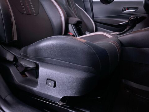 Toyota Corolla 1.8 VVT-h GPF GR SPORT Touring Sports 5dr Petrol Hybrid CVT Euro 6 (s/s) (1 26