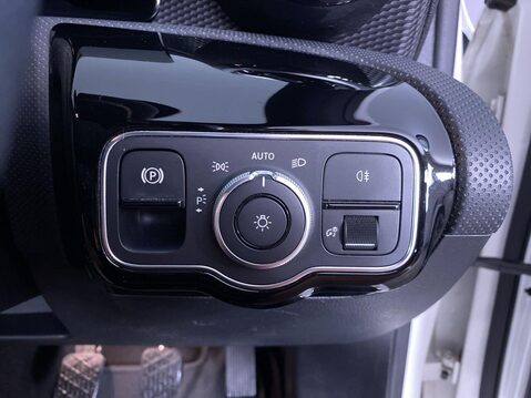 Mercedes-Benz A Class 2.0 A180d Sport Saloon 4dr Diesel Manual Euro 6 (s/s) (116 ps) Cruise Cont 23