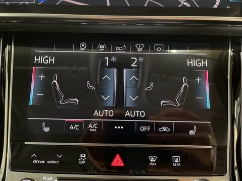 Audi A8 3.0 TDI V6 50 Saloon 4dr Diesel Tiptronic quattro Euro 6 (s/s) (286 ps) DAB 27