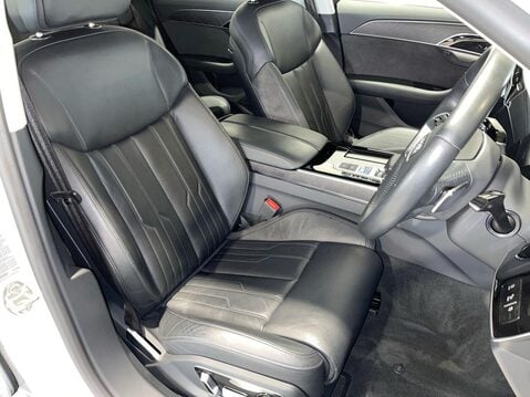 Audi A8 3.0 TDI V6 50 Saloon 4dr Diesel Tiptronic quattro Euro 6 (s/s) (286 ps) DAB 14