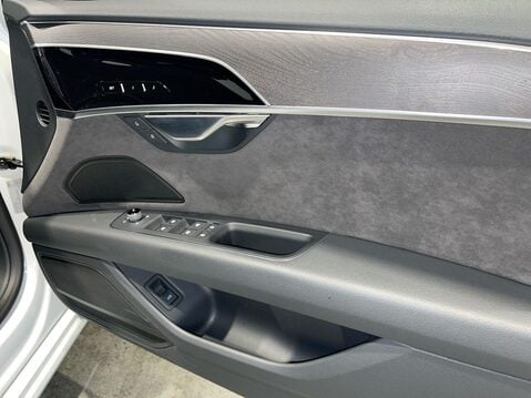 Audi A8 3.0 TDI V6 50 Saloon 4dr Diesel Tiptronic quattro Euro 6 (s/s) (286 ps) DAB 24
