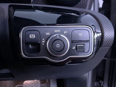 Mercedes-Benz A Class 2.0 A180d Sport Hatchback 5dr Diesel 8G-DCT Euro 6 (s/s) (116 ps) Cruise C 23