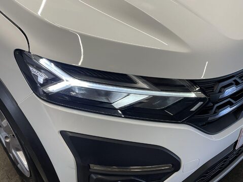 Dacia Sandero Stepway 1.0 TCe Comfort Hatchback 5dr Petrol CVT Euro 6 (s/s) (90 ps) Cruise Contr 22