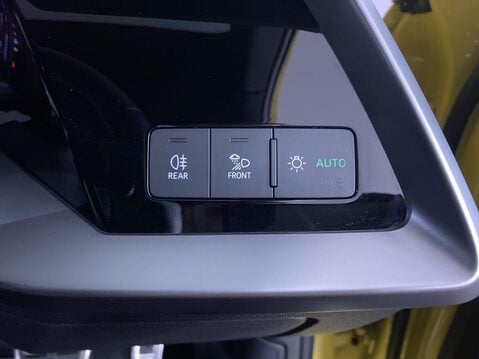 Audi A3 1.0 TFSI 30 S line Sportback 5dr Petrol S Tronic Euro 6 (s/s) (110 ps) Cru 23