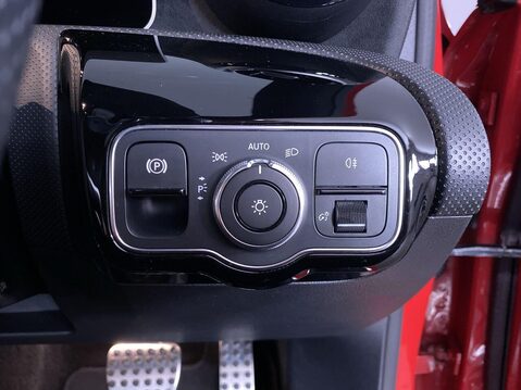 Mercedes-Benz A Class 1.3 A200 AMG Line (Executive) Hatchback 5dr Petrol 7G-DCT Euro 6 (s/s) (163 13