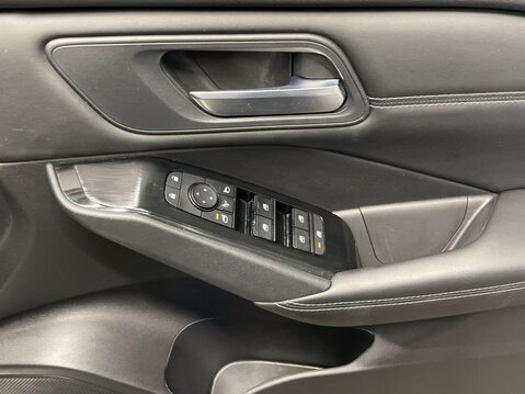 Nissan Qashqai 1.3 DIG-T MHEV Acenta Premium SUV 5dr Petrol Hybrid Manual Euro 6 (s/s) (15 14