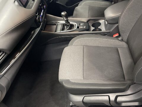 Nissan Qashqai 1.3 DIG-T MHEV N-Connecta SUV 5dr Petrol Hybrid Manual Euro 6 (s/s) (140 ps 18