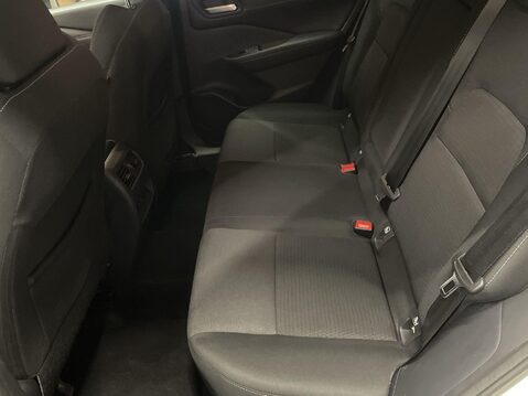 Nissan Qashqai 1.3 DIG-T MHEV N-Connecta SUV 5dr Petrol Hybrid Manual Euro 6 (s/s) (140 ps 19