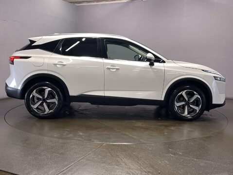 Nissan Qashqai 1.3 DIG-T MHEV N-Connecta SUV 5dr Petrol Hybrid Manual Euro 6 (s/s) (140 ps 9