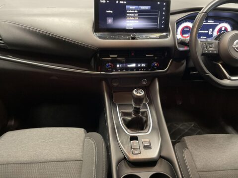 Nissan Qashqai 1.3 DIG-T MHEV N-Connecta SUV 5dr Petrol Hybrid Manual Euro 6 (s/s) (140 ps 16