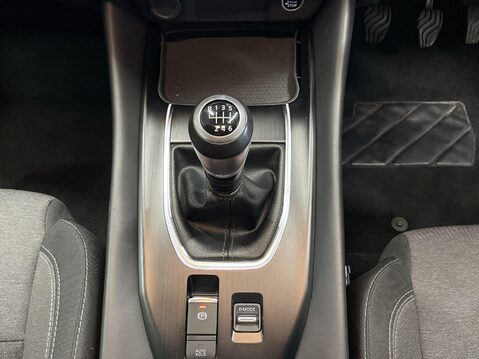 Nissan Qashqai 1.3 DIG-T MHEV N-Connecta SUV 5dr Petrol Hybrid Manual Euro 6 (s/s) (140 ps 21