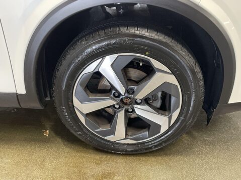 Nissan Qashqai 1.3 DIG-T MHEV N-Connecta SUV 5dr Petrol Hybrid Manual Euro 6 (s/s) (140 ps 12