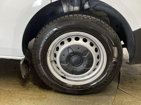 Ford Transit Custom 2.0 320 EcoBlue Leader Crew Van Double Cab 5dr Diesel Manual L2 H1 Euro 6 ( 12