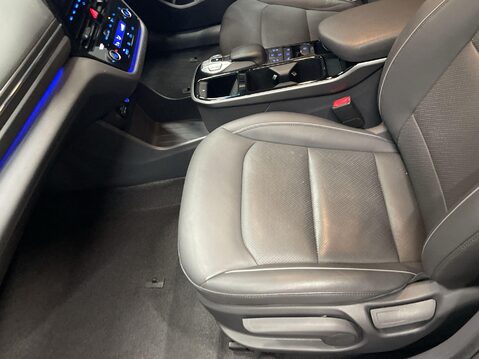 Hyundai IONIQ 38.3kWh Premium Hatchback 5dr Electric Auto (136 ps) Bluetooth 17