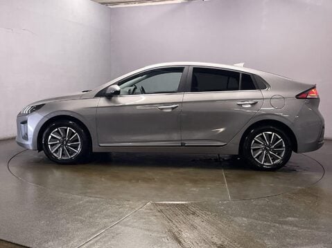 Hyundai IONIQ 38.3kWh Premium Hatchback 5dr Electric Auto (136 ps) Bluetooth 5