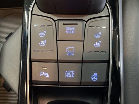 Hyundai IONIQ 38.3kWh Premium Hatchback 5dr Electric Auto (136 ps) Bluetooth 23