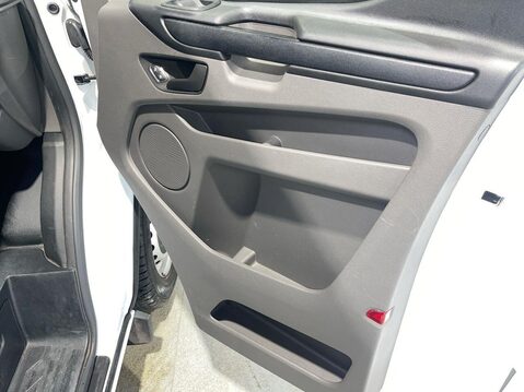 Ford Transit Custom 2.0 320 EcoBlue Leader Crew Van Double Cab 5dr Diesel Manual L2 H1 Euro 6 ( 22