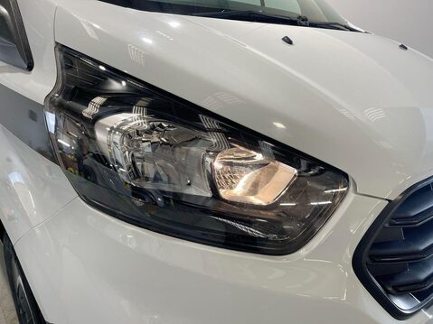 Ford Transit Custom 2.0 320 EcoBlue Leader Crew Van Double Cab 5dr Diesel Manual L2 H1 Euro 6 ( 20