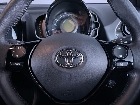 Toyota Aygo 1.0 VVT-i x-trend Hatchback 5dr Petrol Manual Euro 6 (s/s) (71 ps) Air Con 22