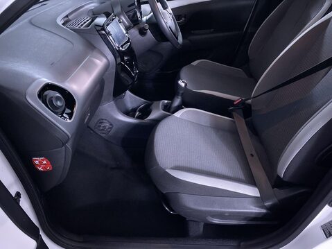 Toyota Aygo 1.0 VVT-i x-trend Hatchback 5dr Petrol Manual Euro 6 (s/s) (71 ps) Air Con 17