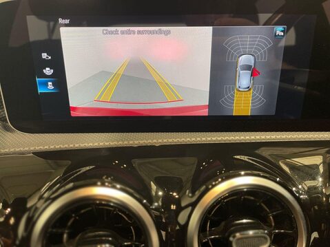 Mercedes-Benz A Class 1.3 A200 Sport (Executive) Hatchback 5dr Petrol 7G-DCT Euro 6 (s/s) (163 ps 14