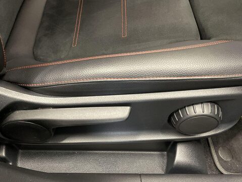 Mercedes-Benz GLA 2.0 GLA200d AMG Line (Premium) SUV 5dr Diesel 8G-DCT Euro 6 (s/s) (150 ps) 24