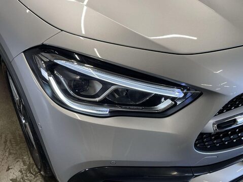 Mercedes-Benz GLA 2.0 GLA200d AMG Line (Premium) SUV 5dr Diesel 8G-DCT Euro 6 (s/s) (150 ps) 22