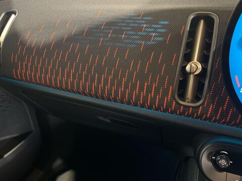 Mini Countryman 2.0 MHEV John Cooper Works SUV 5dr Petrol DCT ALL4 Euro 6 (s/s) (300 ps) Pa 21