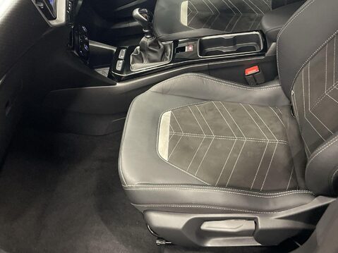 Vauxhall Mokka 1.2 Turbo Ultimate SUV 5dr Petrol Manual Euro 6 (s/s) (136 ps) Parking Sens 17