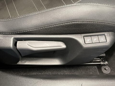 Vauxhall Mokka 1.2 Turbo Ultimate SUV 5dr Petrol Manual Euro 6 (s/s) (136 ps) Parking Sens 24