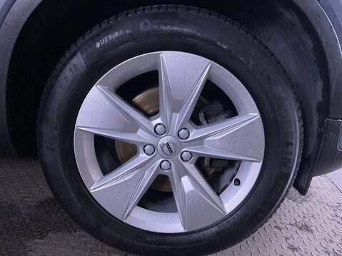 Volvo XC40 2.0 B3 MHEV Core SUV 5dr Petrol Hybrid DCT Auto Euro 6 (s/s) (163 ps) Crui 12