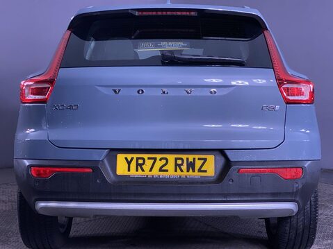 Volvo XC40 2.0 B3 MHEV Core SUV 5dr Petrol Hybrid DCT Auto Euro 6 (s/s) (163 ps) Crui 7
