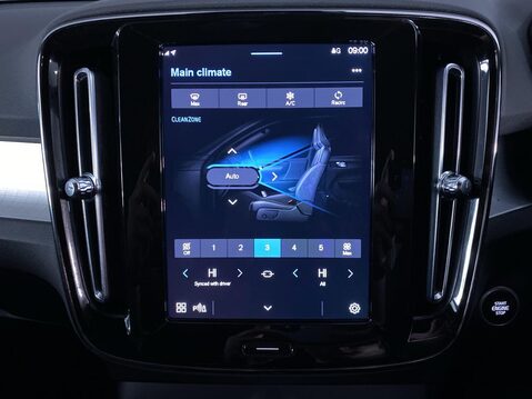 Volvo XC40 2.0 B3 MHEV Core SUV 5dr Petrol Hybrid DCT Auto Euro 6 (s/s) (163 ps) Crui 31