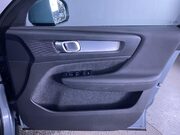 Volvo XC40 2.0 B3 MHEV Core SUV 5dr Petrol Hybrid DCT Auto Euro 6 (s/s) (163 ps) Crui 27